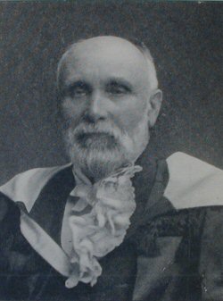 A person with a beard wearing a robe
AI-generated content may be incorrect.